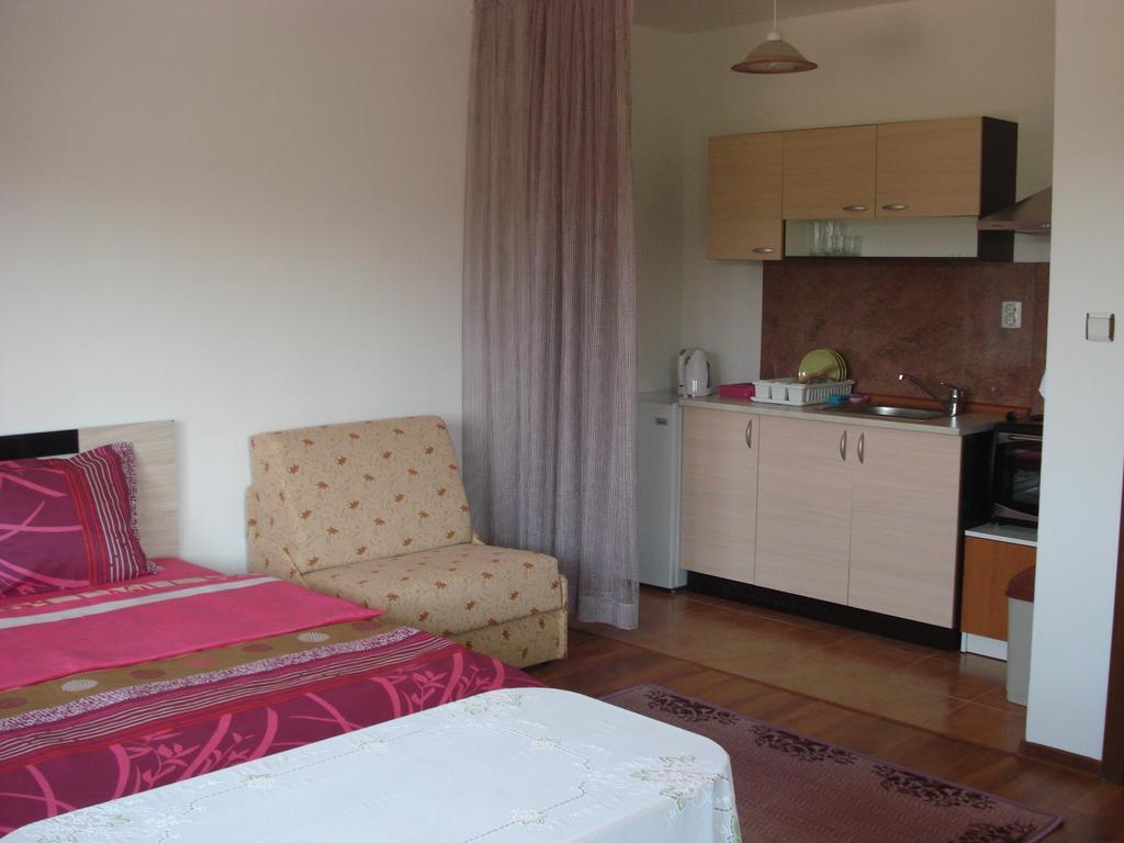 Apartments In Sunny Hill 3 Guest House Sozopol Room photo